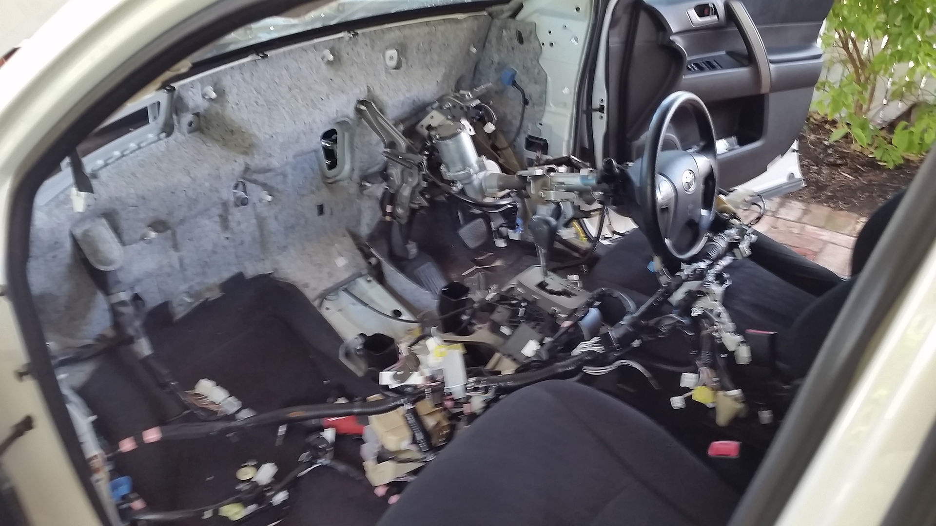 Toyota Kluger A/C Leak Repair